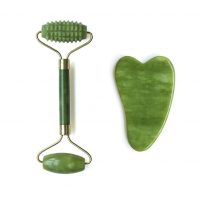 Liftingový masážny valček Jade roller vrátane GuaSha tvarovaného kameňa - Zelený